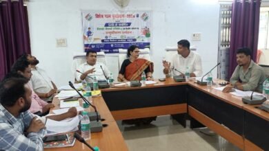 पाकुड़ नगर परिषद बोर्ड बैठक में विकास योजनाओं पर लगी मुहर,पांच पार्षदों का बहिष्कार पाकुड़ नगर परिषद बोर्ड बैठक में विकास योजनाओं पर लगी मुहर,पांच पार्षदों का बहिष्कार