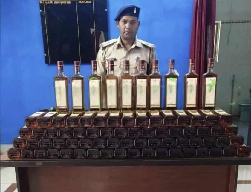 रामपुर दियारा में पुलिस की बड़ी कार्रवाई,181 बोतल अंग्रेजी शराब बरामद रामपुर दियारा में पुलिस की बड़ी कार्रवाई,181 बोतल अंग्रेजी शराब बरामद