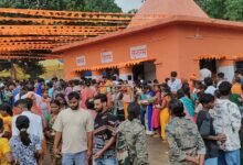 सावन की चौथी सोमवारी पर देवकी बाबा धाम में उमड़ा आस्था का सैलाब सावन की चौथी सोमवारी पर देवकी बाबा धाम में उमड़ा आस्था का सैलाब