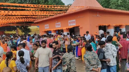 सावन की चौथी सोमवारी पर देवकी बाबा धाम में उमड़ा आस्था का सैलाब