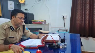 बरवाडीह थाना का DIG पलामू रेंज द्वारा निरीक्षण,अभिलेखों की गहन समीक्षा