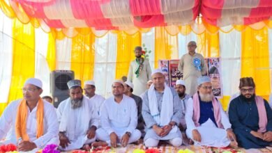 राजमहल में जश्ने ईद मिलादुन्नबी पर भव्य जुलूस, हजारों लोग हुए शामिल राजमहल में जश्ने ईद मिलादुन्नबी पर भव्य जुलूस, हजारों लोग हुए शामिल
