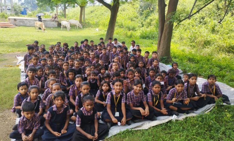 सरस्वती शिशु मंदिर साड़म में धूमधाम से मनाया गया राखी महोत्सव,बच्चों ने बनाई आकर्षक राखियां