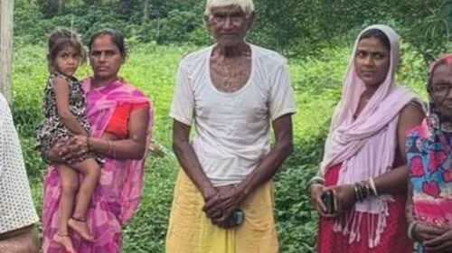 90 साल की उम्र में भी छत का इंतजार: गंदे पानी को मजबूर रामदास माली ने उठाए विकास पर सवाल