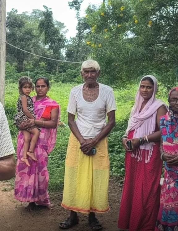 90 साल की उम्र में भी छत का इंतजार: गंदे पानी को मजबूर रामदास माली ने उठाए विकास पर सवाल 90 साल की उम्र में भी छत का इंतजार: गंदे पानी को मजबूर रामदास माली ने उठाए विकास पर सवाल