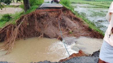 लातेहार में मूसलाधार बारिश का कहर: कई मार्ग बाधित,प्रशासन ने जारी की चेतावनी