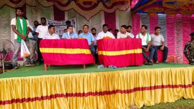 डांगापाड़ा पहुंचे विधायक हेमलाल मुर्मू, ग्रामीणों की समस्याएं सुन दिए त्वरित समाधान के निर्देश