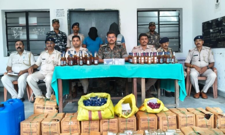 पड़वा पुलिस ने नकली अंग्रेजी शराब की पैकिंग फैक्ट्री का किया भंडाफोड़, दो गिरफ्तार पड़वा पुलिस ने नकली अंग्रेजी शराब की पैकिंग फैक्ट्री का किया भंडाफोड़, दो गिरफ्तार