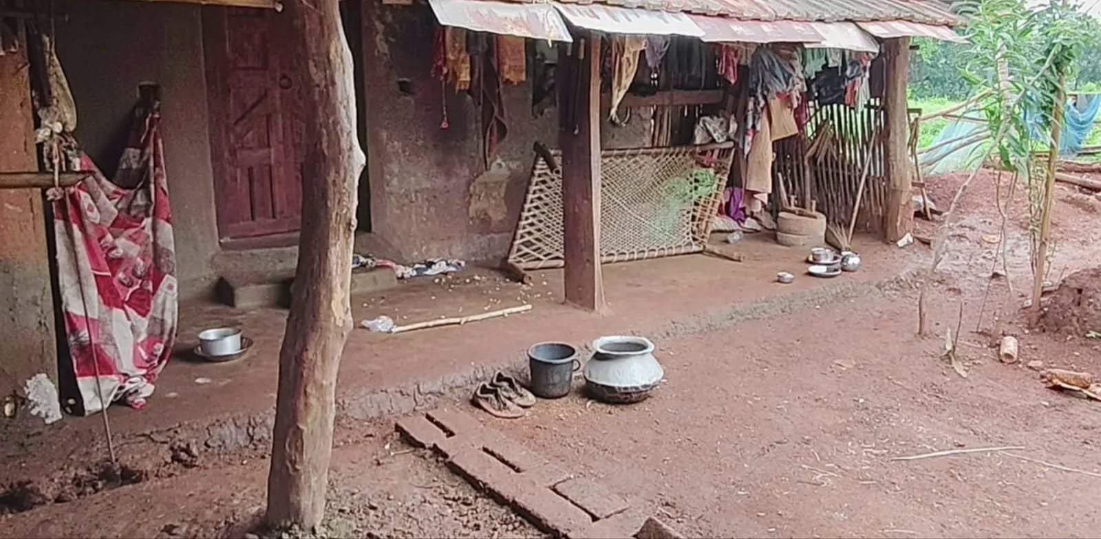 हिरणपुर में बिना जानकारी खनन प्रक्रिया का आरोप, ग्रामीणों ने डीसी से की जांच की मांग हिरणपुर में बिना जानकारी खनन प्रक्रिया का आरोप, ग्रामीणों ने डीसी से की जांच की मांग