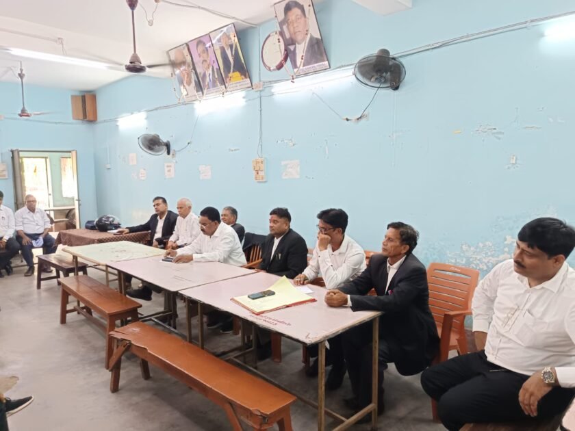 तेनुघाट में अधिवक्ताओं पर हमले की निंदा,सुरक्षा कानून लागू करने की मांग तेनुघाट में अधिवक्ताओं पर हमले की निंदा,सुरक्षा कानून लागू करने की मांग