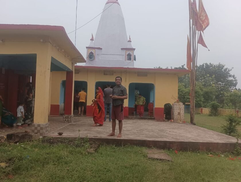 तेनुघाट में सावन की पहली सोमवारी पर शिवालयों में उमड़ा आस्था का सैलाब