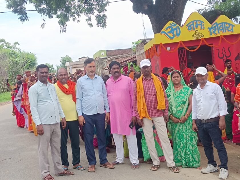सावन की प्रथम सोमवारी पर निकली भव्य जलयात्रा, श्रद्धालुओं की उमड़ी भारी भीड़ सावन की प्रथम सोमवारी पर निकली भव्य जलयात्रा, श्रद्धालुओं की उमड़ी भारी भीड़