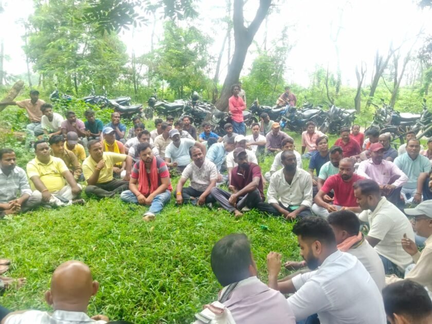 गोमिया के विस्थापितों और स्थानीय ग्रामीणों के हक और अधिकार को लेकर बैठक संपन्न गोमिया के विस्थापितों और स्थानीय ग्रामीणों के हक और अधिकार को लेकर बैठक संपन्न