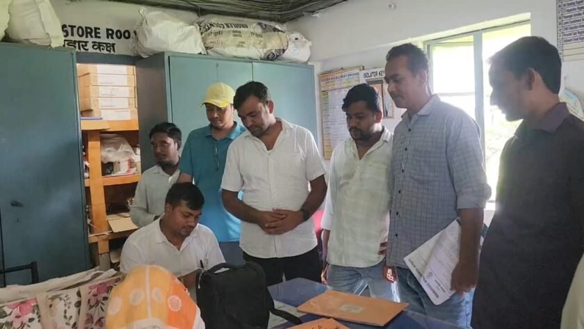 गुमानी स्टेशन पर इंटरसिटी एक्सप्रेस के ठहराव की मांग तेज,रेलवे को सौंपा गया ज्ञापन:आंदोलन की चेतावनी