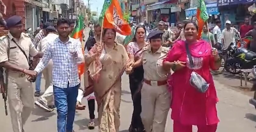छात्रों पर लाठीचार्ज के विरोध में भाजपा का झारखंड बंद, पाकुड़ में सड़क जाम