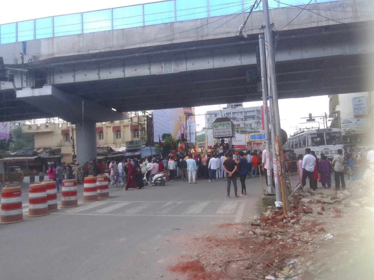 छात्रों पर लाठीचार्ज के विरोध में रांची में भाजपा का प्रदर्शन,कई जगह सड़क जाम