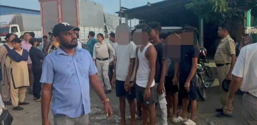 उत्तर दिनाजपुर में बंधुआ मजदूरी जैसी परिस्थितियों से 12 बाल श्रमिक मुक्त,पाकुड़ के 10 बच्चे शामिल उत्तर दिनाजपुर में बंधुआ मजदूरी जैसी परिस्थितियों से 12 बाल श्रमिक मुक्त,पाकुड़ के 10 बच्चे शामिल