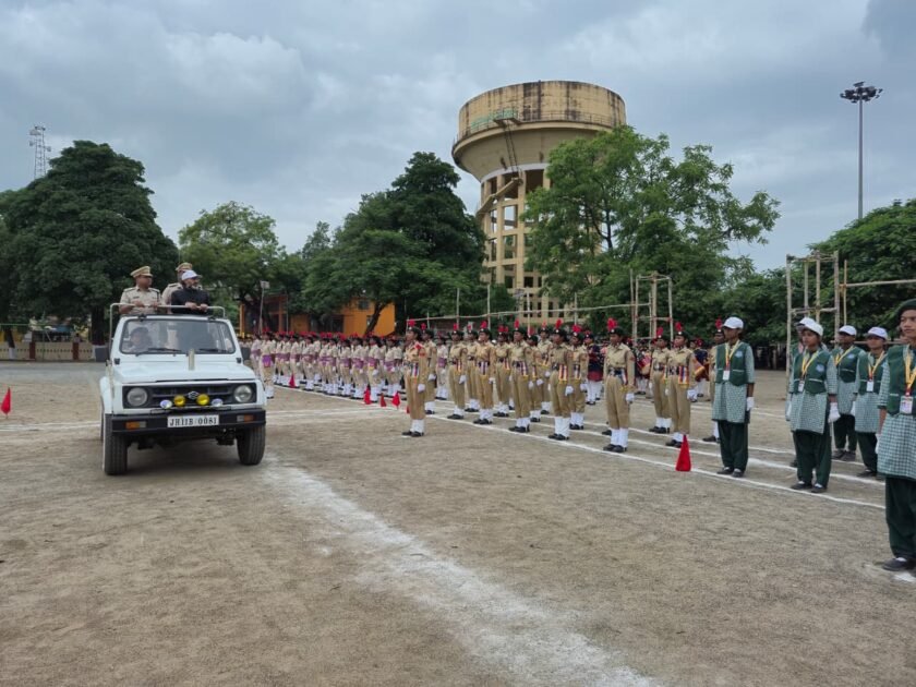 स्वतंत्रता दिवस समारोह की तैयारियों को लेकर अंतिम परेड पूर्वाभ्यास का निरीक्षण स्वतंत्रता दिवस समारोह की तैयारियों को लेकर अंतिम परेड पूर्वाभ्यास का निरीक्षण