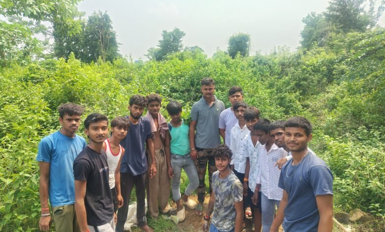 अचेतअवस्था में मिली गाय की इलाज से पहले मौत,गौ रक्षक दल ने विधि-विधान से किया अंतिम संस्कार