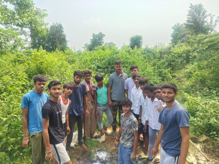 अचेतअवस्था में मिली गाय की इलाज से पहले मौत,गौ रक्षक दल ने विधि-विधान से किया अंतिम संस्कार