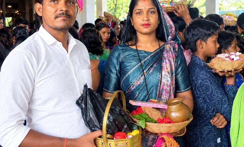 अंतिम सोमवार को मणिकेश्वर महादेव मंदिर में उषा देवी ने की पूजा-अर्चना अंतिम सोमवार को मणिकेश्वर महादेव मंदिर में उषा देवी ने की पूजा-अर्चना