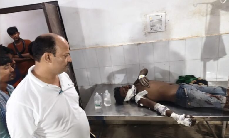 राजमहल-तीनपहाड़ मुख्य मार्ग पर हादसा, एक की मौत;बाइक दुर्घटना में तीन घायल