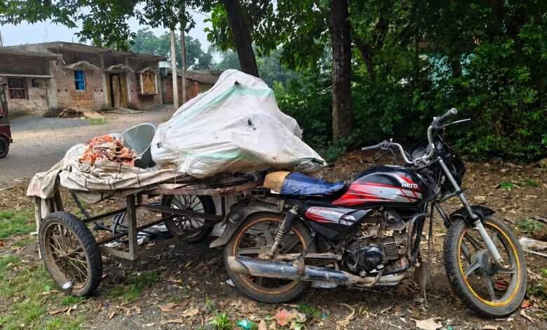 बंद पड़े BSNL टावर में चोरी का प्रयास,ग्रामीणों के जागने पर बाइक छोड़कर भागे चोर बंद पड़े BSNL टावर में चोरी का प्रयास,ग्रामीणों के जागने पर बाइक छोड़कर भागे चोर