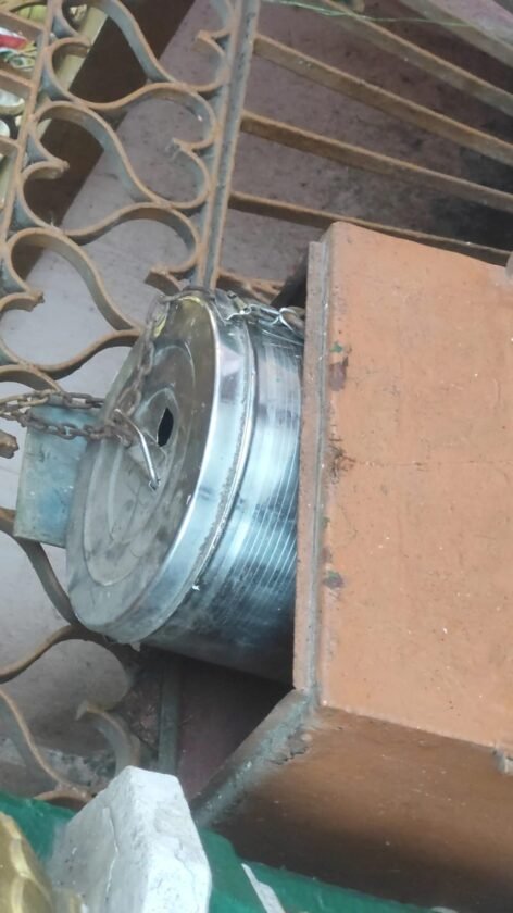 साड़म बाजार के संकटमोचन मंदिर में चोरी, दान पेटी से रुपये ले उड़े चोर साड़म बाजार के संकटमोचन मंदिर में चोरी, दान पेटी से रुपये ले उड़े चोर