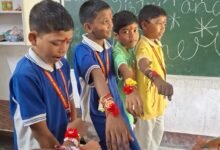 घाघरा के दो विद्यालयों में रक्षाबंधन पर राखी और मेहंदी प्रतियोगिता का आयोजन घाघरा के दो विद्यालयों में रक्षाबंधन पर राखी और मेहंदी प्रतियोगिता का आयोजन