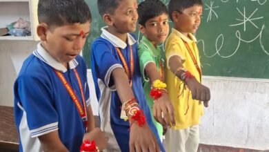 घाघरा के दो विद्यालयों में रक्षाबंधन पर राखी और मेहंदी प्रतियोगिता का आयोजन घाघरा के दो विद्यालयों में रक्षाबंधन पर राखी और मेहंदी प्रतियोगिता का आयोजन