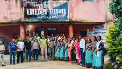 एकल अभियान की आचार्य बहनों ने पुलिस जवानों को बांधी राखी,बहनों की सुरक्षा का लिया संकल्प एकल अभियान की आचार्य बहनों ने पुलिस जवानों को बांधी राखी,बहनों की सुरक्षा का लिया संकल्प