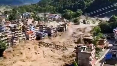 नेपाल ग्लेशियर हादसे के बाद झारखंड पुलिस अलर्ट, कोटालपोखर से नेपाल-तिब्बत गए यात्रियों की जुटाई जा रही जानकारी नेपाल ग्लेशियर हादसे के बाद झारखंड पुलिस अलर्ट, कोटालपोखर से नेपाल-तिब्बत गए यात्रियों की जुटाई जा रही जानकारी
