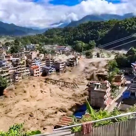 नेपाल ग्लेशियर हादसे के बाद झारखंड पुलिस अलर्ट, कोटालपोखर से नेपाल-तिब्बत गए यात्रियों की जुटाई जा रही जानकारी नेपाल ग्लेशियर हादसे के बाद झारखंड पुलिस अलर्ट, कोटालपोखर से नेपाल-तिब्बत गए यात्रियों की जुटाई जा रही जानकारी