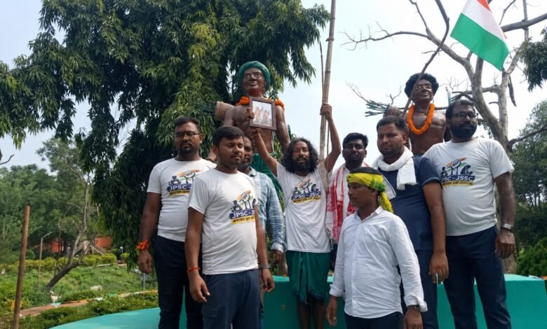 पाकुड़ पहुंचे छात्र नेता देवेंद्र नाथ महतो, भर्ती व्यवस्था में सुधार की मांग को लेकर सरकार पर साधा निशाना