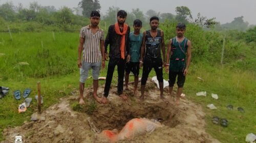 गोमिया में बछड़े की मौत के बाद गौ रक्षक दल ने कराया अंतिम संस्कार