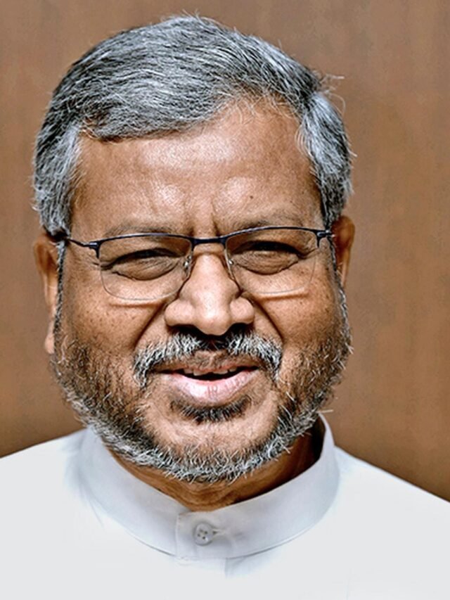 इलामी-बागनापाड़ा पीसीसी सड़क की गुणवत्ता पर बाबूलाल मरांडी ने उठाये सवाल