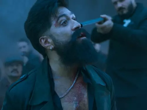 यश की ‘टॉक्सिक’ में स्टाइल और एक्शन का ओवरडोज, कहानी ने किया निराश