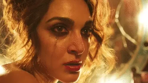 यश की ‘टॉक्सिक’ में स्टाइल और एक्शन का ओवरडोज, कहानी ने किया निराश