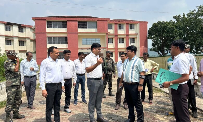 कॉलेज में अतिक्रमण देख भड़के डीसी, छात्रावास की सुस्त रफ्तार पर भी जताई नाराज़गी