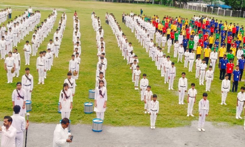 150 साल पूरे होने पर हजारों लोगों ने एक साथ गाया वंदे मातरम् 150 साल पूरे होने पर हजारों लोगों ने एक साथ गाया वंदे मातरम्