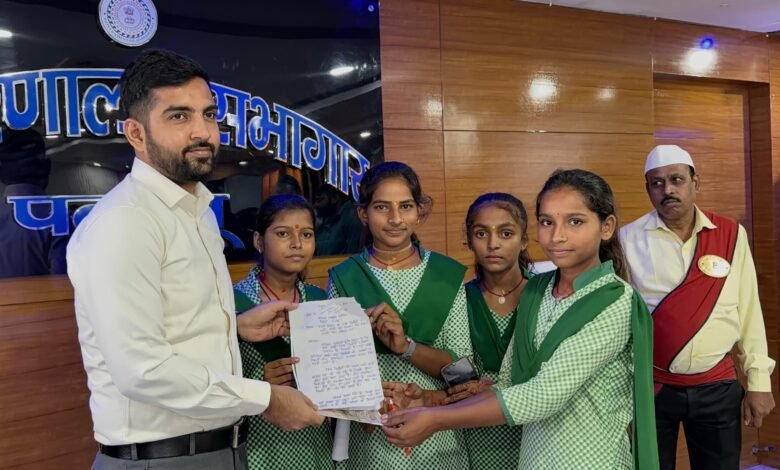 जन समाधान दिवस में छात्राओं की समस्या पर उपायुक्त ने लिया त्वरित संज्ञान जन समाधान दिवस में छात्राओं की समस्या पर उपायुक्त ने लिया त्वरित संज्ञान