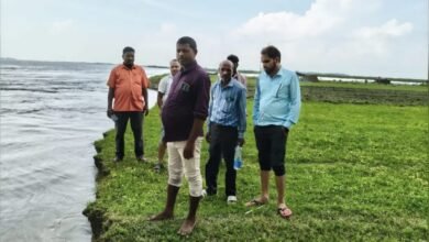 राजमहल में गंगा का बढ़ता जलस्तर बना चिंता का कारण, कटाव से ग्रामीणों में दहशत राजमहल में गंगा का बढ़ता जलस्तर बना चिंता का कारण, कटाव से ग्रामीणों में दहशत
