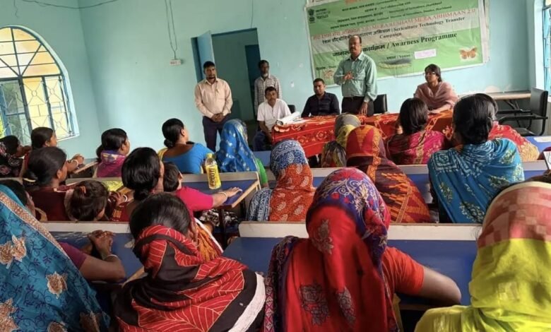एमआरएमए 2.0 के तहत अमृतपुर में रेशम उत्पादन पर जागरूकता कार्यक्रम, किसानों को वैज्ञानिक तकनीक अपनाने की सलाह एमआरएमए 2.0 के तहत अमृतपुर में रेशम उत्पादन पर जागरूकता कार्यक्रम, किसानों को वैज्ञानिक तकनीक अपनाने की सलाह