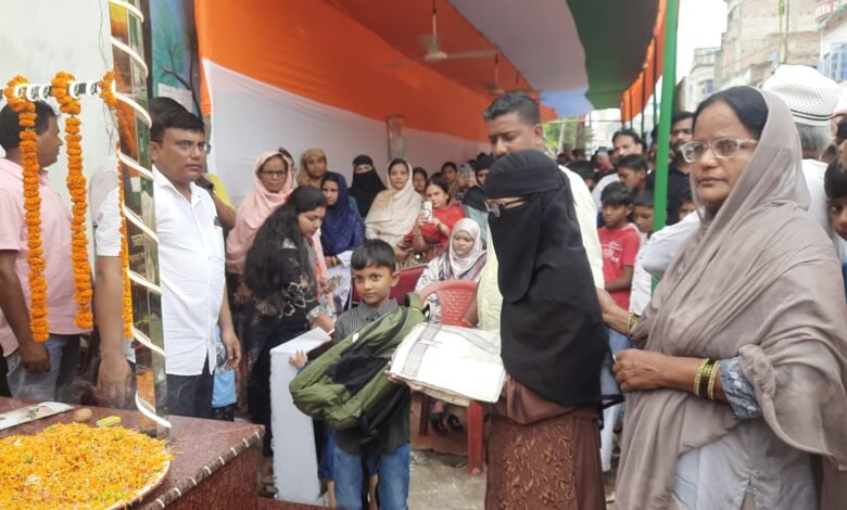 साहिबगंज में शहीद सीआरपीएफ जवान शाहनवाज आलम की दूसरी शहादत दिवस पर श्रद्धांजलि सभा साहिबगंज में शहीद सीआरपीएफ जवान शाहनवाज आलम की दूसरी शहादत दिवस पर श्रद्धांजलि सभा