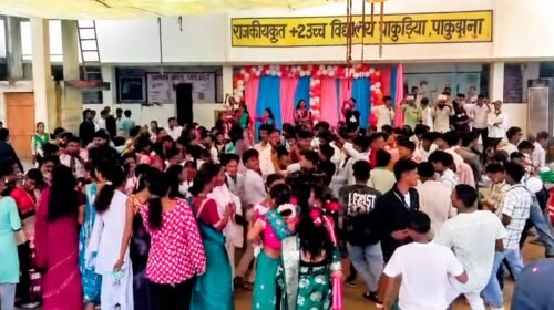 शिक्षक दिवस पर ‘लॉलीपॉप लागेलू’ गाने पर डांस का वीडियो वायरल, पाकुड़िया स्कूल की गरिमा पर उठे सवाल