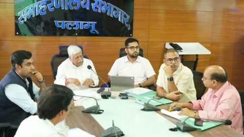 सांसद विष्णु दयाल राम ने सड़क परियोजनाओं की समीक्षा की, एक सप्ताह में रेड़मा-चियांकी के गड्ढे भरने का निर्देश