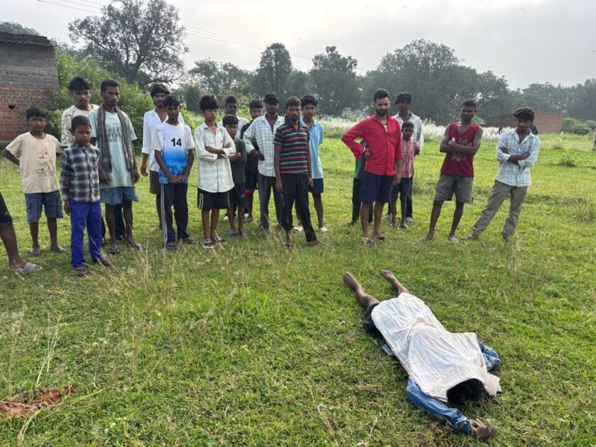 धान बेचने निकले विश्वनाथ उरांव की हत्या,खेत के पास मिला शव