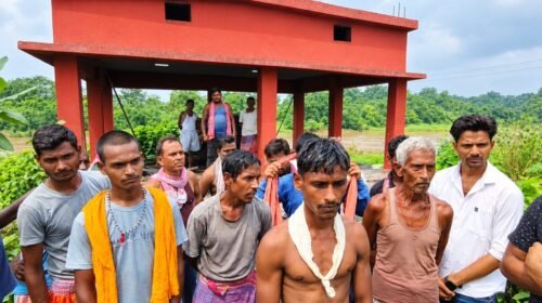 कर्नाटक में मजदूर की धारदार हथियार से हत्या,अमड़ापाड़ा में मातम