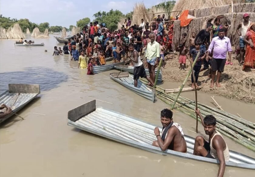 साहिबगंज में बाढ़ को लेकर प्रशासन सतर्क,राहत शिविरों में जाने की अपील साहिबगंज में बाढ़ को लेकर प्रशासन सतर्क,राहत शिविरों में जाने की अपील