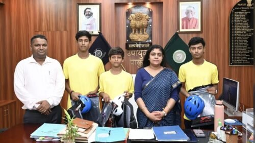 पाकुड़ के तीन उभरते खिलाड़ियों को मिला सम्मान,डीसी ने साइकिलिंग किट से बढ़ाया उत्साह